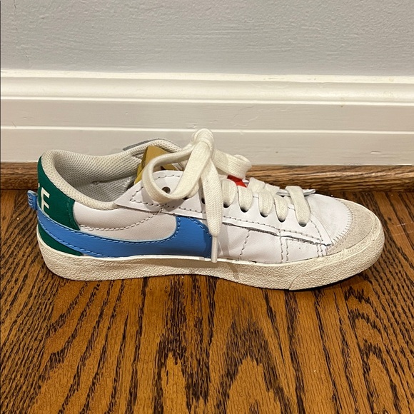 Nike White, Green and Blue Sneakers with Accents - Picture 3 of 7